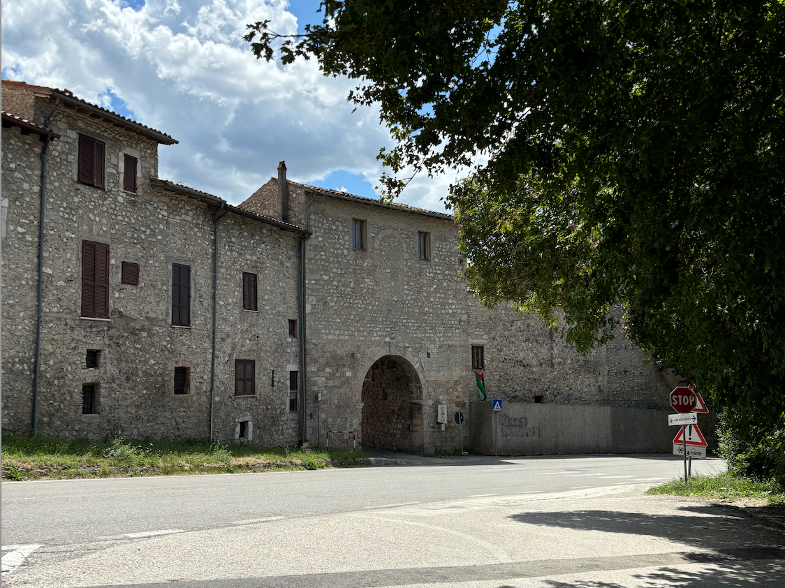 Mura di cinta e Porta di San Giovanni.png